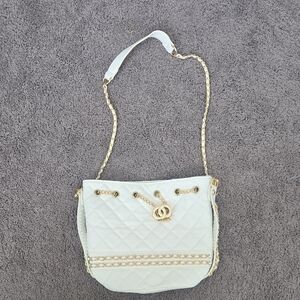 Elegant White Quilted Shoulder Bag